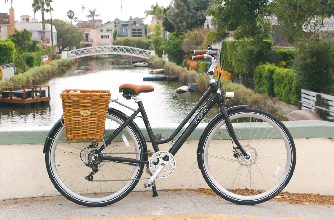 【お気にいる】 Electric Ultralight Step-Through Ebikes Iconic – Bike ウェア